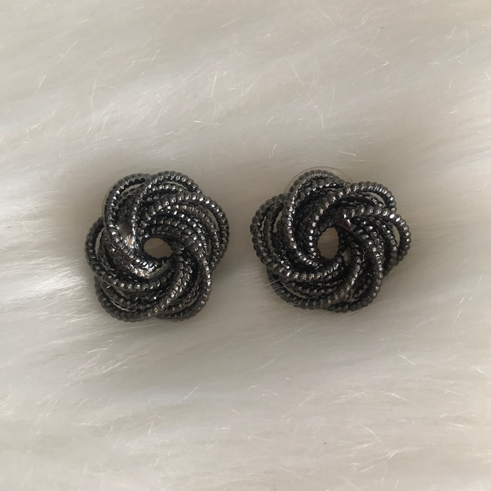 EXPRESS Metallic Pewter Circle Stud Earrings